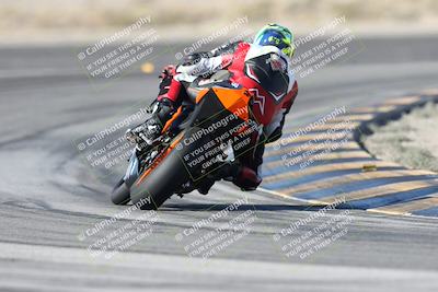 media/Dec-01-2025-Moto Forza (Mon) [[2daa91e15f]]/1-Advanced Group/Session 2 Turn 11 Backside/